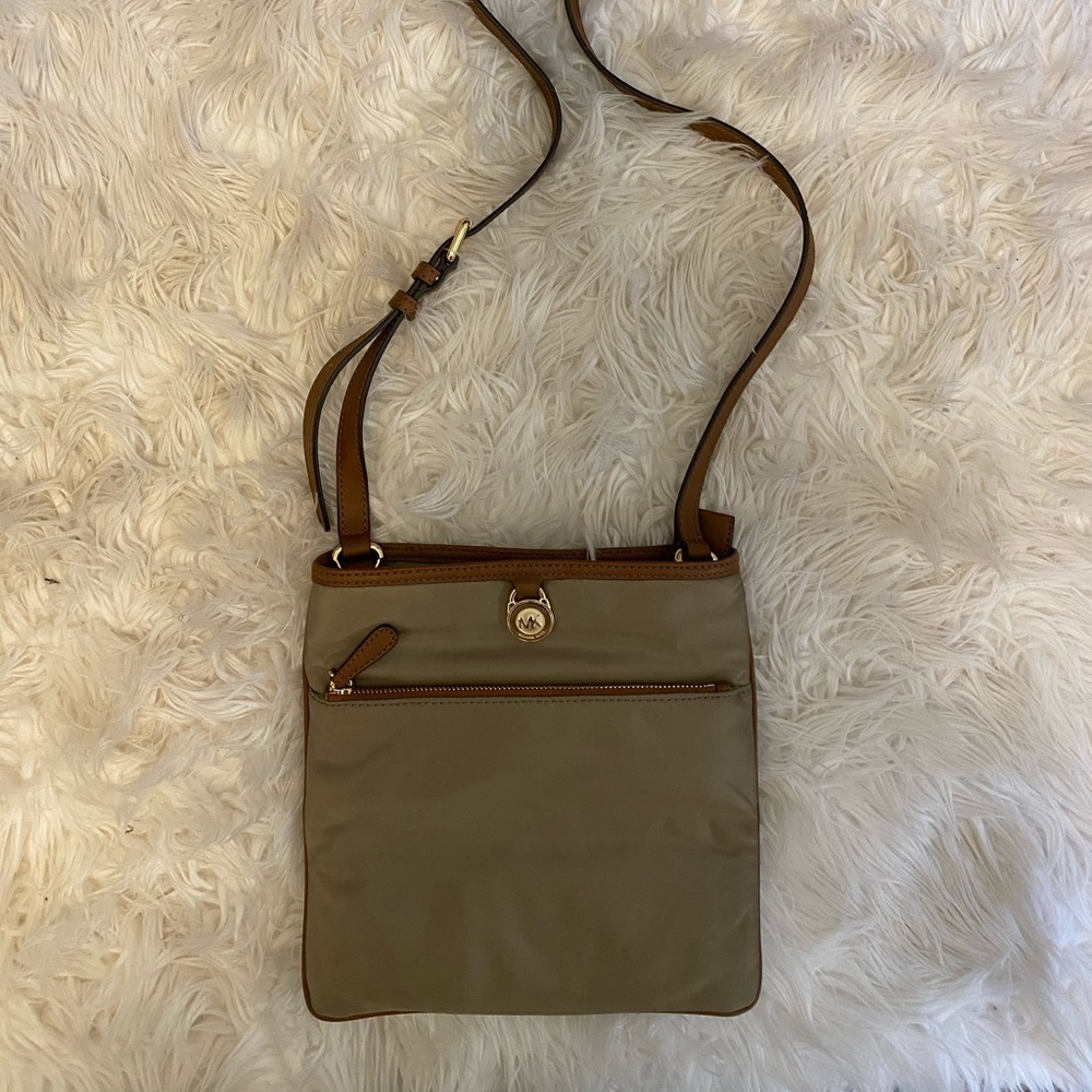 Michael Kors Kempton Crossbody